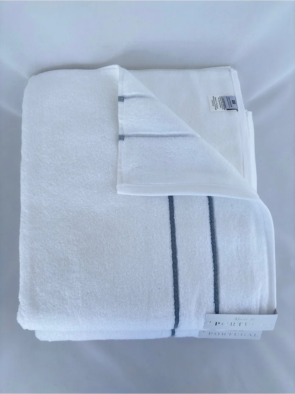 NWT 2Pc Felpinter Portugal White Luxury Bath Towels Blue Grey Embroidered Line